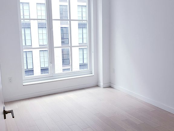 5th image of 535 W 43rd St APT N6g