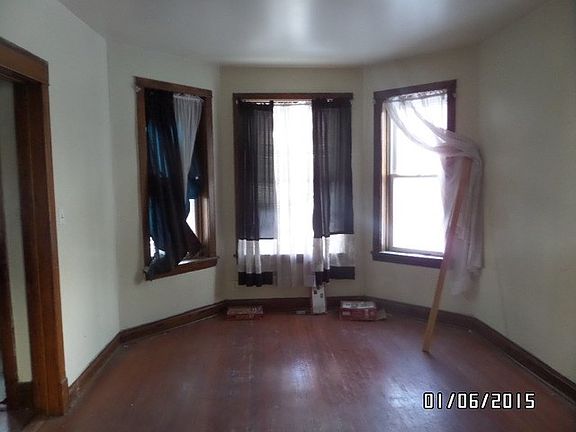 5th image of 828 N Christiana Ave