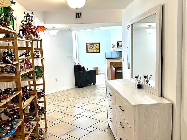 16699 Collins Ave #2309 — Photo 4