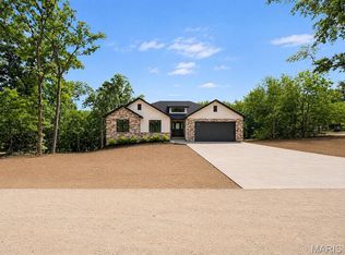 282 Constitution Ave, De Soto, MO 63020