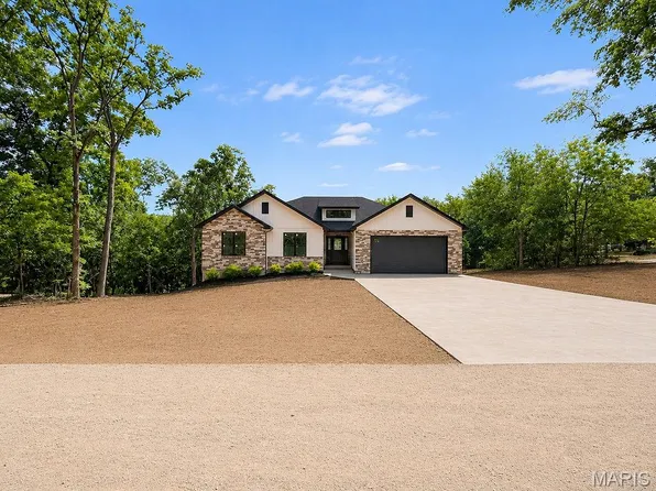 282 Constitution Ave, De Soto, MO 63020