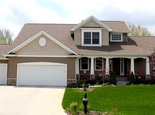 20474 Fieldstone Crossing Dr, Goshen, IN 46528