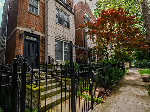 2nd image of 2043 W Saint Paul Ave
