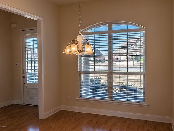 4th image of 7550 Wisteria Dr