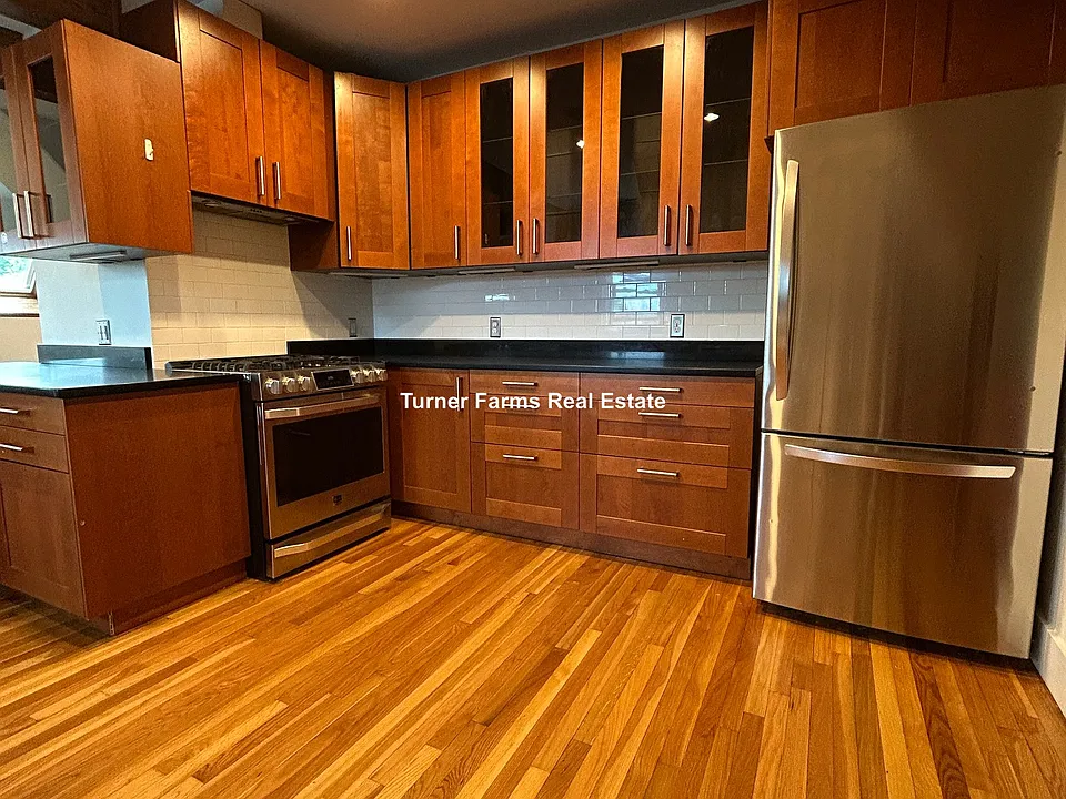 185 Davis Ave