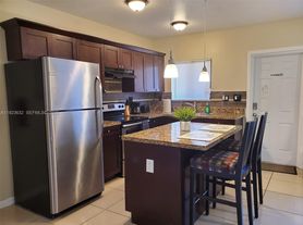 2015 Funston St, Hollywood, FL