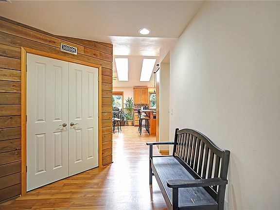 4th image of 318 Woodland Dr