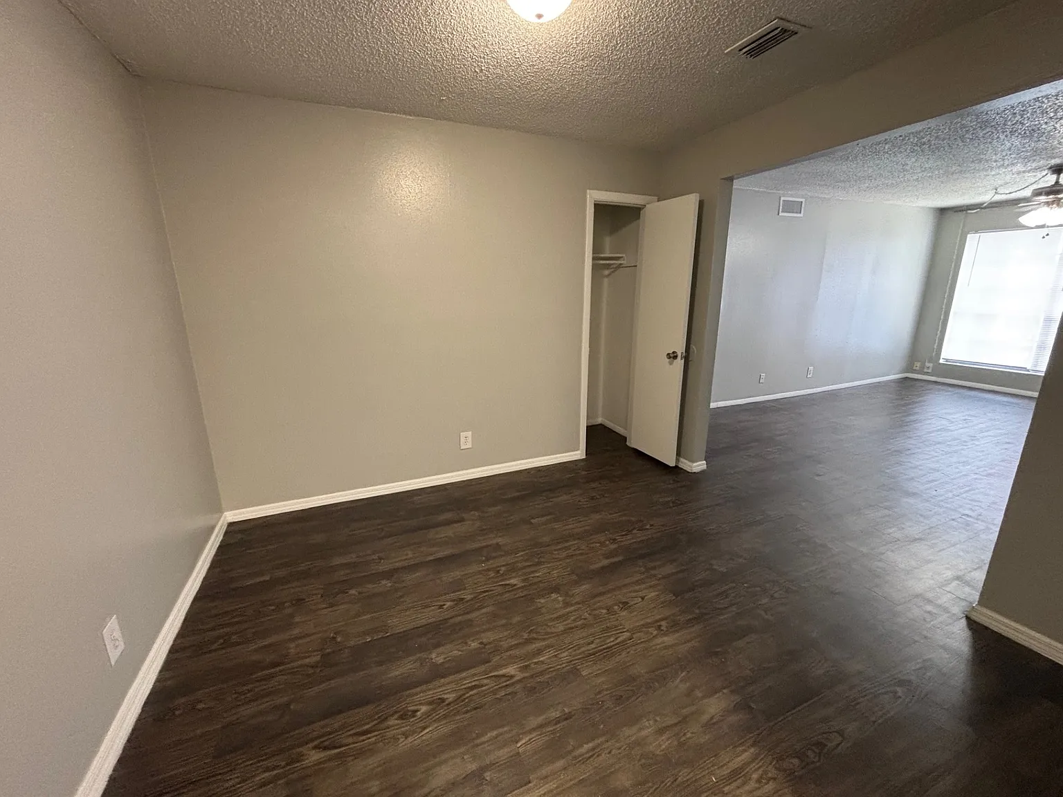 Edinburg Place Apartments - 0402 — Photo 1
