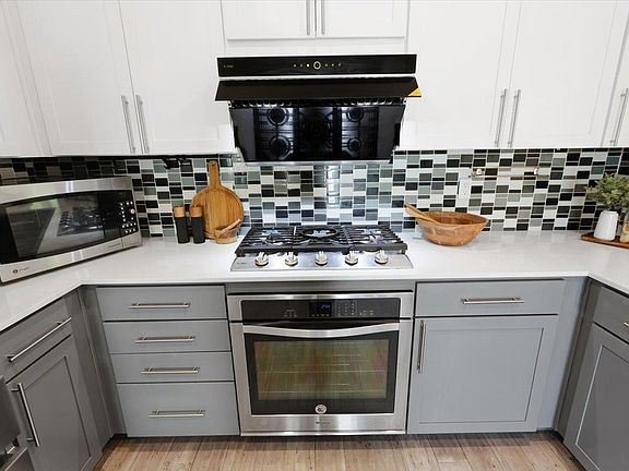 4th image of 298 Adeline Pl Unit 6