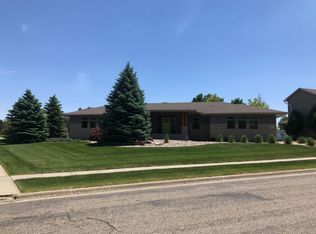 6300 S Heatherridge Ave, Sioux Falls, SD 57108