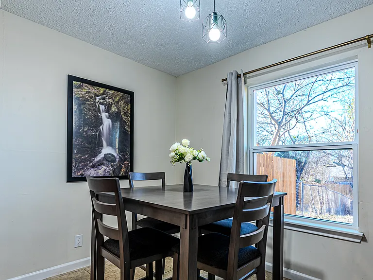 6915 Forest Mdw — Photo 5