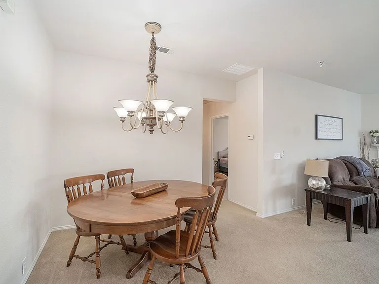 1327 Primrose Dr — Photo 7