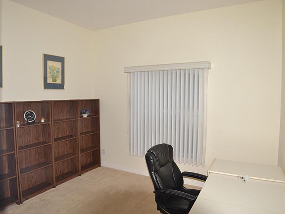 5th image of 2510 Village Ln