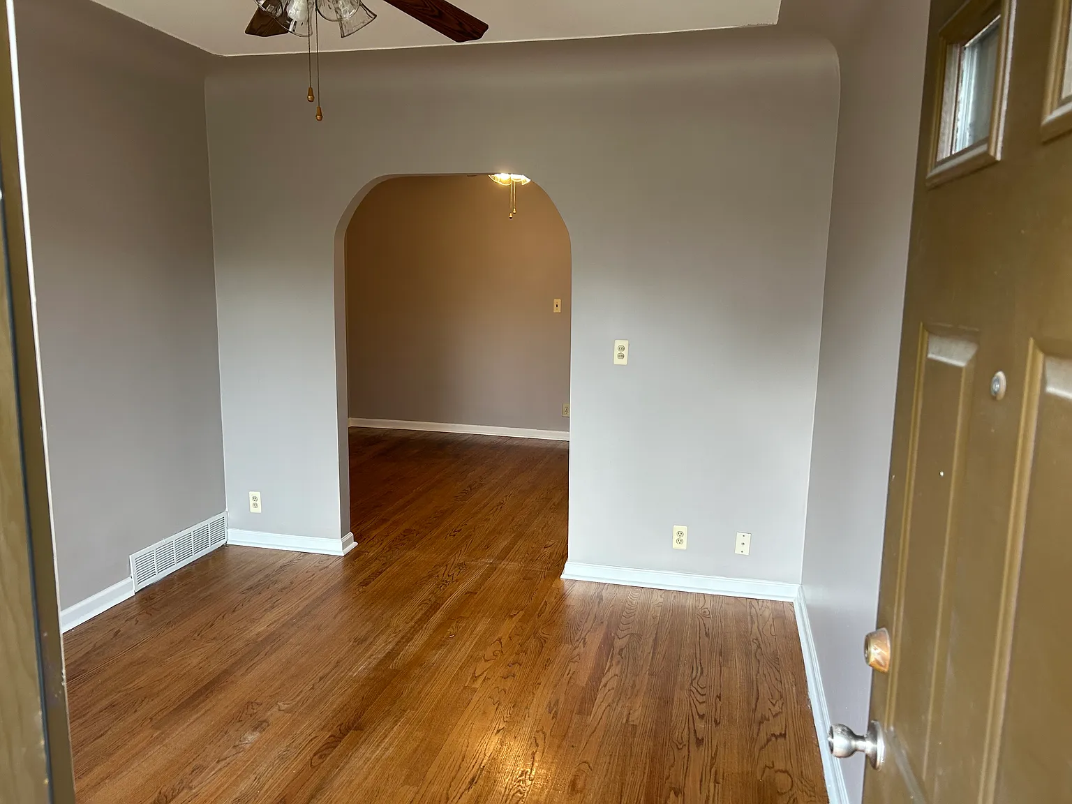 3191 Belmont St — Photo 1