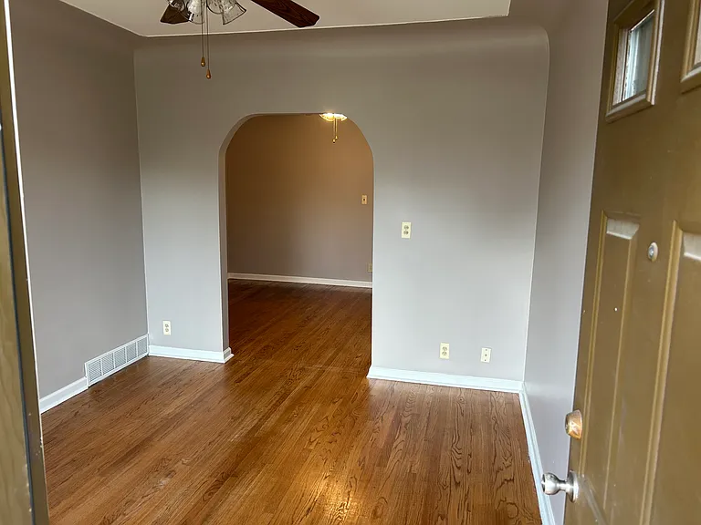 3191 Belmont St — Photo 1