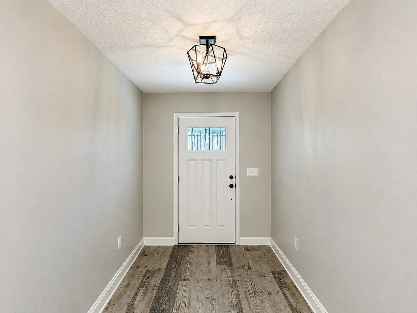 4 bed, 2060 sqft, $2,575 — Photo 3
