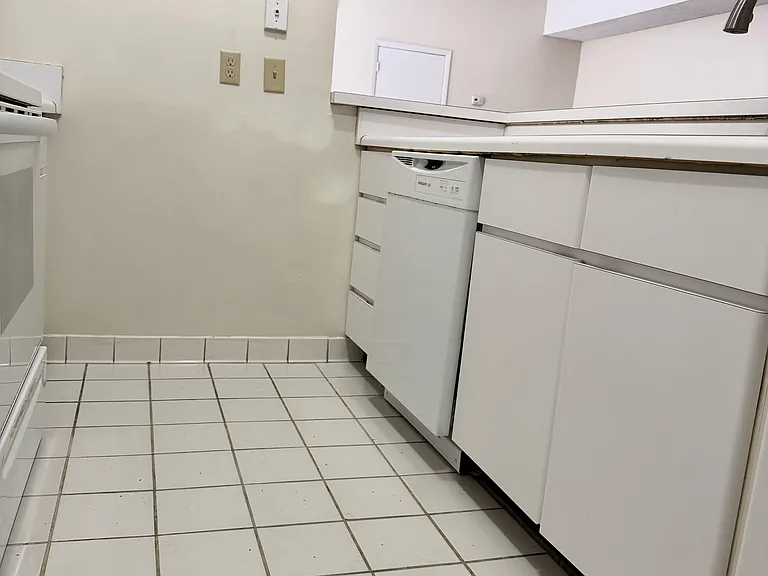 kitchen. dishwasher included!