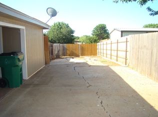 4 Surrey Cir, Iowa Park, TX 76367