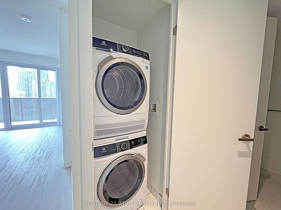 3rd image of 55 Cooper St S #3116