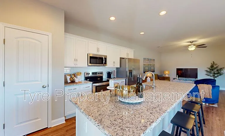 2621D Virginia Mae Ln — Photo 8