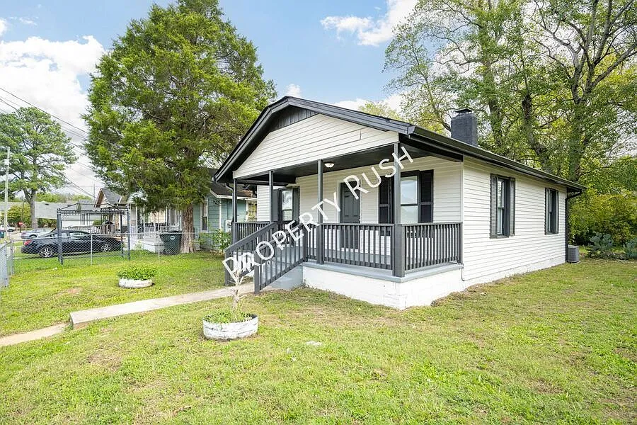 3818 Chandler Ave. - Cozy 2 bed/1 bath rental home in Chattanooga! $1,450/mo. — Photo 3