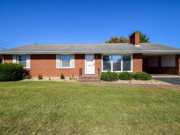 4329 Fontaine Dr, Roanoke, VA 24018