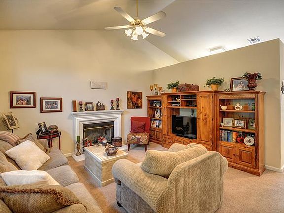 5th image of 1612 Steinbeck Dr