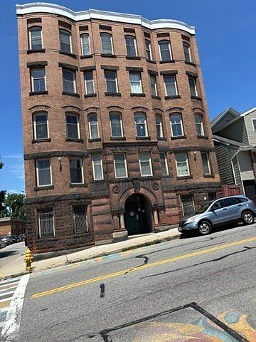 1st image of 257 Pleasant St APT 9