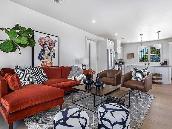 3rd image of 108 Baurenhof Ct
