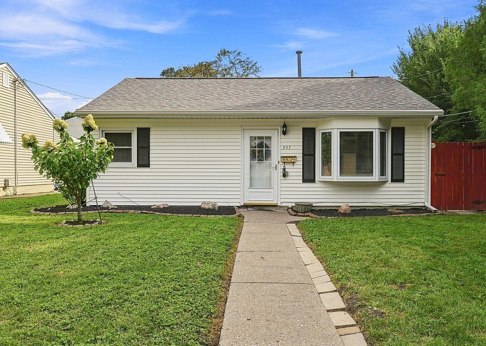 1st image of 347 W 32nd St