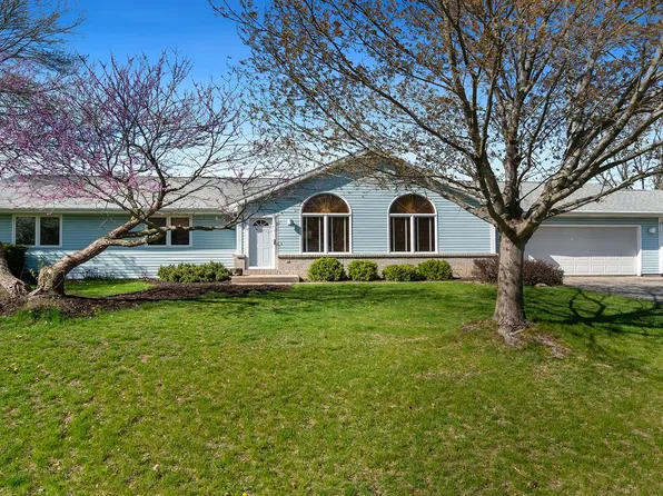 4208 Waltham Rd, Roscoe, IL 61073