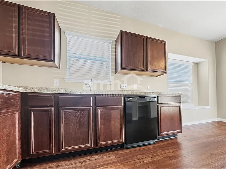 2606 Bammelwood Dr — Photo 4