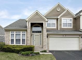 85 Wellesley Cir, Northbrook, IL 60062