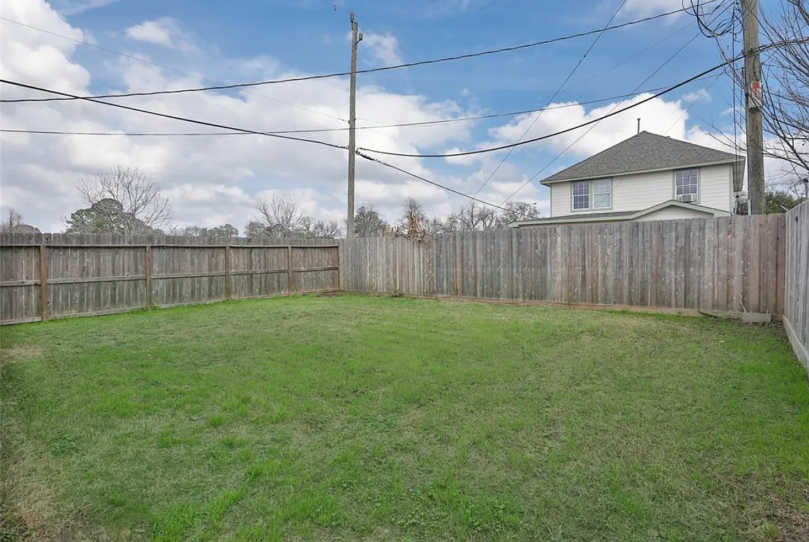 3 bed, 2.5 bath, 1780 sqft, $1,800 — Photo 3