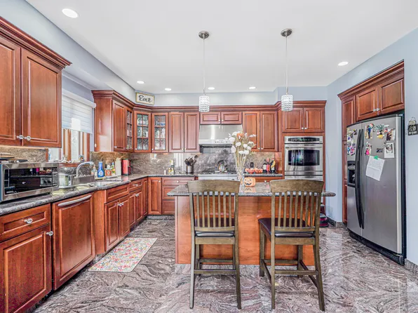 174 Barbara Street image 11 of 37