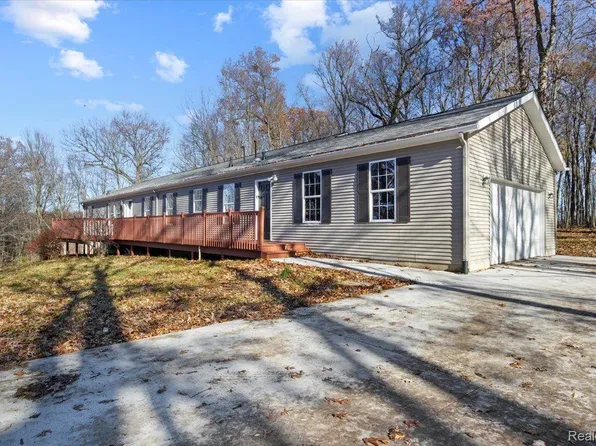9220 Oak Grove Rd, Howell, MI 48855