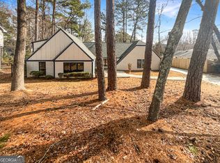 7040 Northgreen Dr, Sandy Springs, GA 30328