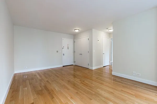 Rented by Stonehenge NYC LLC | media 2
