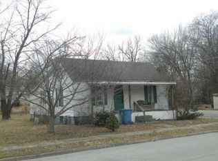 1034 Walnut St, Carthage, MO 64836