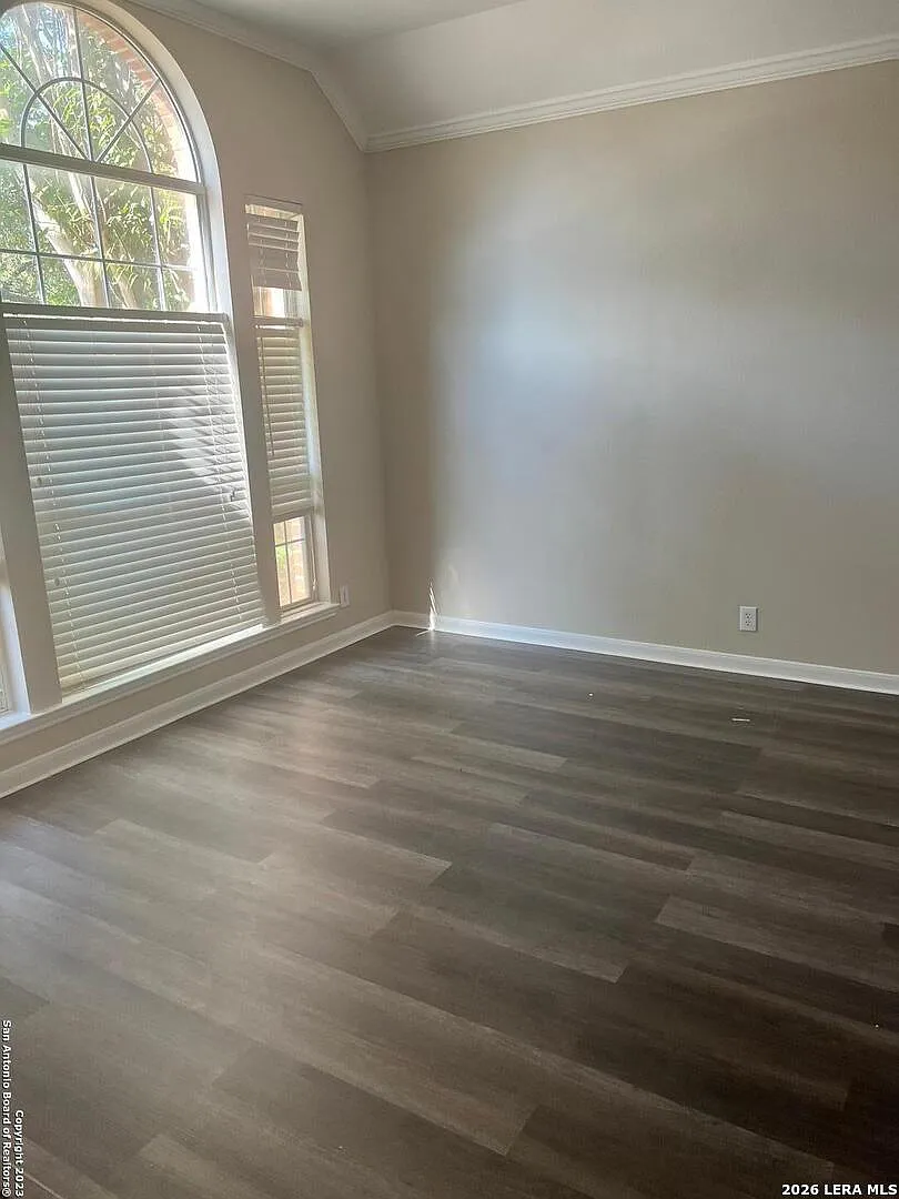 4 bed, 2.5 bath, 2605 sqft, $2,400 — Photo 4