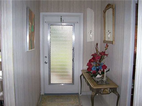 4th image of 417 Golden River Dr