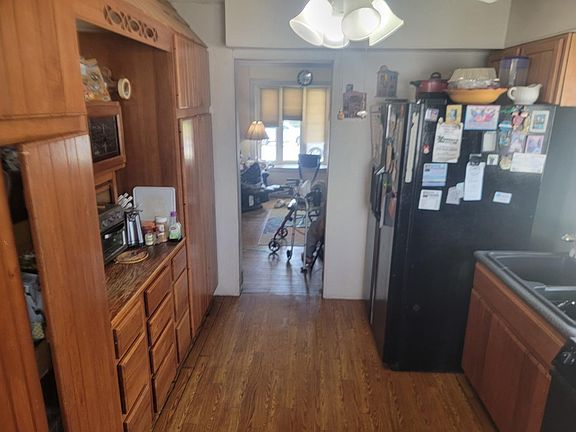 3rd image of 5607 Reading Ave