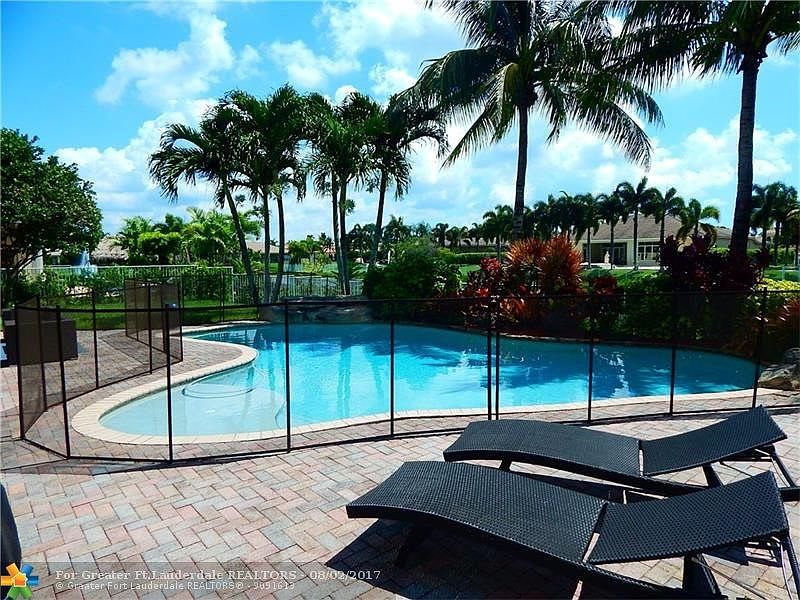 2nd image of 4802 Citrus Way