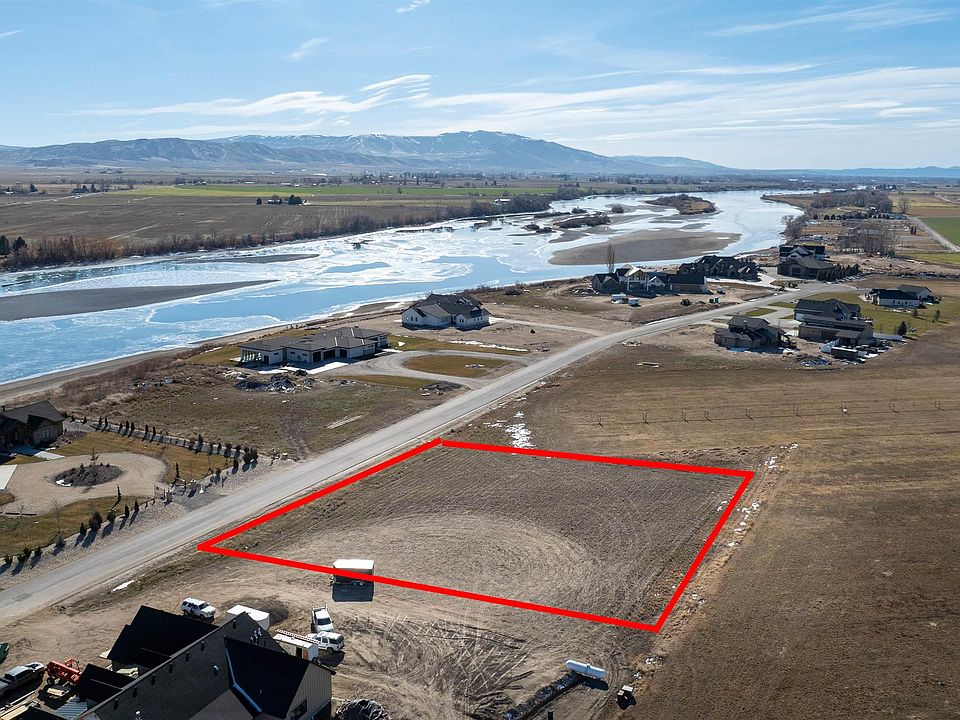 1st image of 33 Skyline Dr