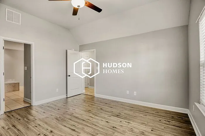 7902 Hemlock Dr — Photo 12