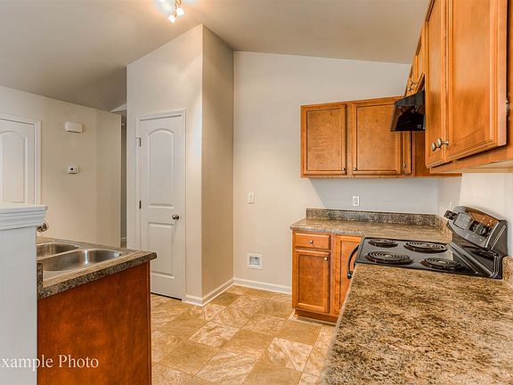 5th image of 114 Vista Hill Dr