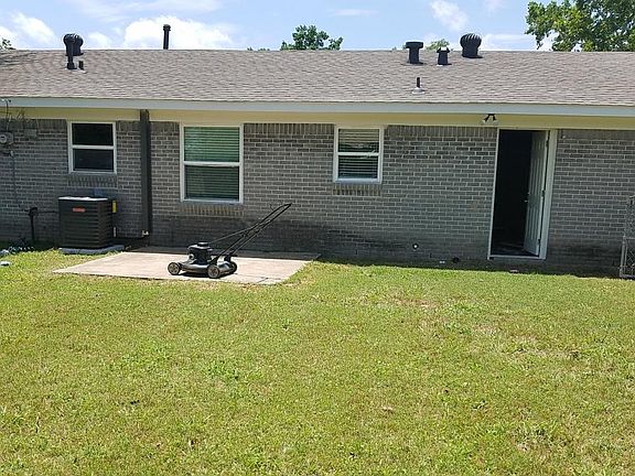 3rd image of 1218 Eastern Heights Dr
