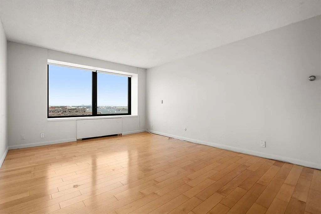 Building Photo - 85 E India Row #11A