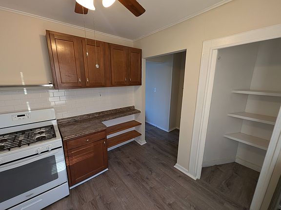 Kitchen & Pantry