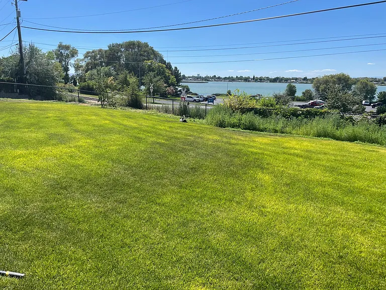 1946 S Beaumont Dr — Photo 3